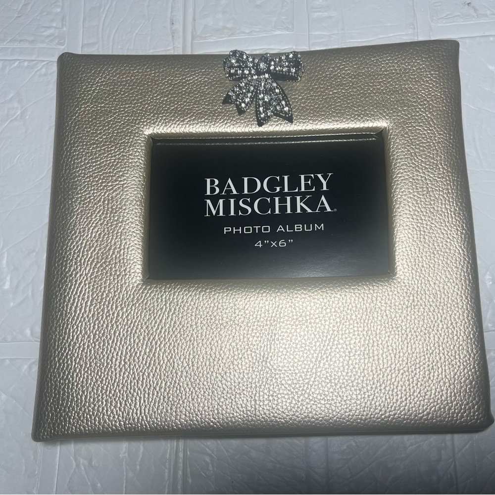 Badgley Mischka gold ribbon rhinestone 4x6 photo album New